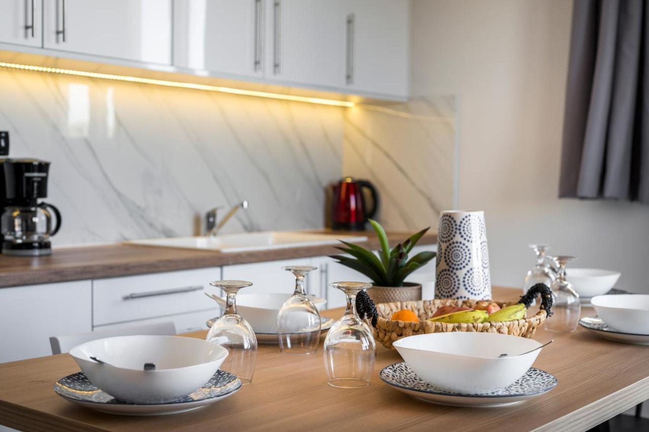 Aegean Breeze Luxury Apartments Next To The Sea Maleme Exteriör bild