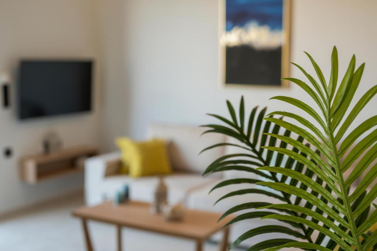 Aegean Breeze Luxury Apartments Next To The Sea Maleme Exteriör bild